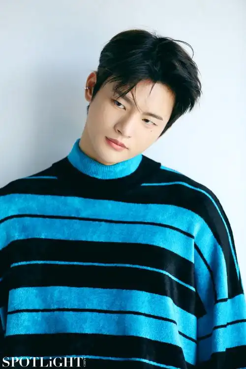 spotlight聚光##徐仁国中国纸刊首封##徐仁国氛围感大片