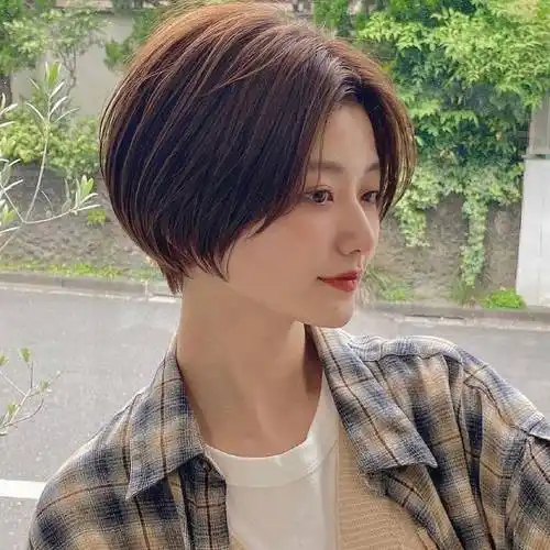 女人40岁左右,发型这样剪,利落时尚真显年轻_短发_女性_头发