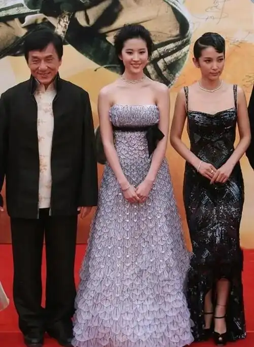 成龙与李冰冰,位列第21.