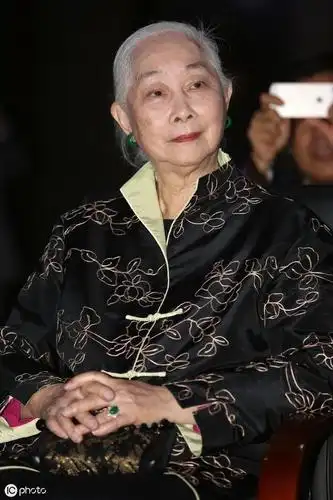 梅兰芳的干女儿——卢燕,鹤发童颜,魅力依旧