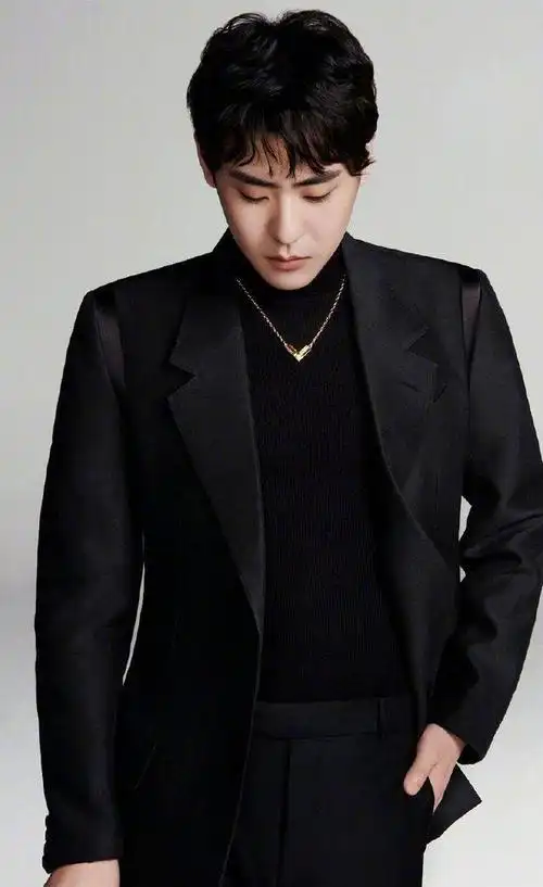 自带豪门气质的张云雷,西装造型真的绝了!你们有没有心动呢