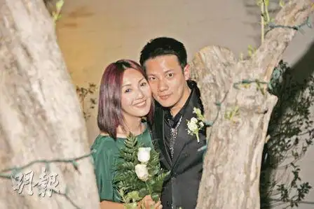 杨千嬅秘婚谢刘德华引领接受求婚感动大哭(图)
