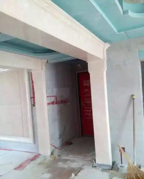 大理石门套的效果非常的高档大气,大理石和其他的产品相比光泽度非常