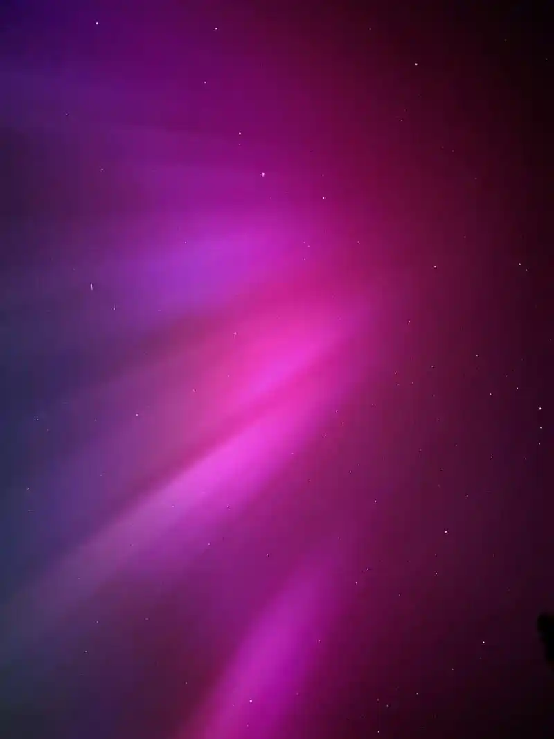 9297极光.在五月的英国再做一次粉紫色的梦 #北极光 #星 - 抖音