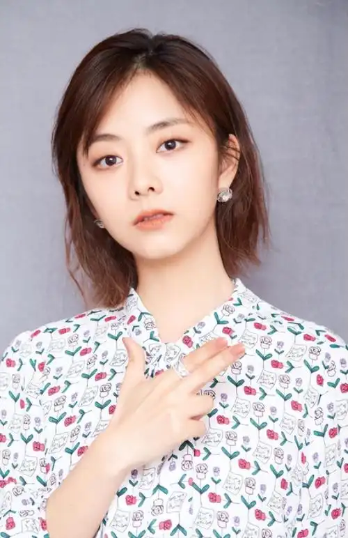 "国民初恋"谭松韵,出道15年无绯闻,却在事业上升期突发变故