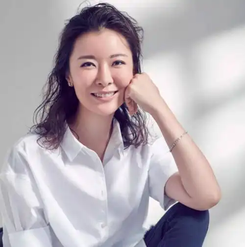 回顾柯蓝开国上将孙女捧红李亚鹏惨遭背叛至今51岁孑然一身