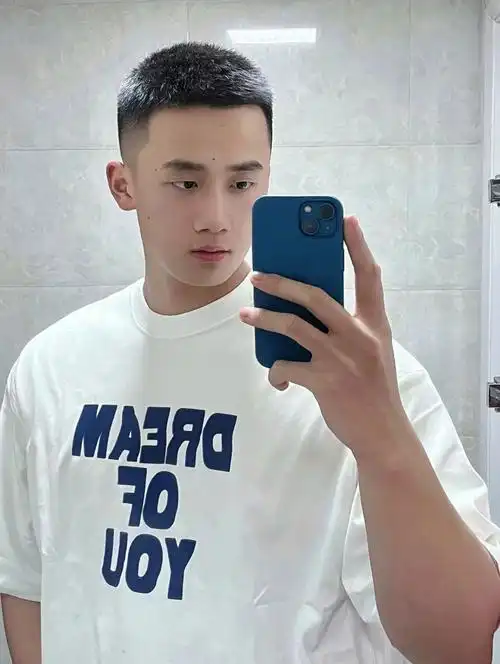 男生短发look