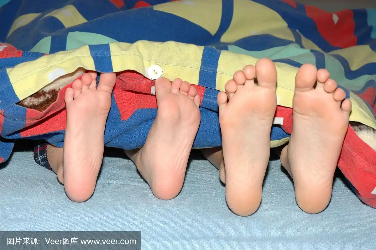 孩子的脚