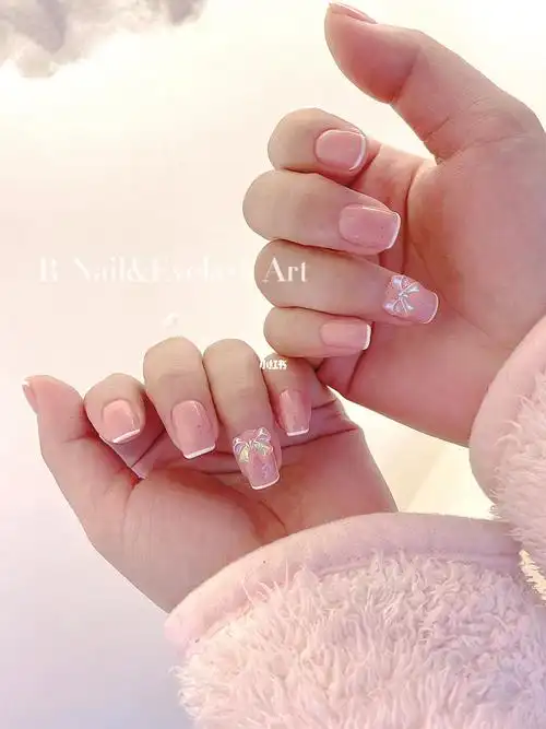 粉色可爱小甜心美甲