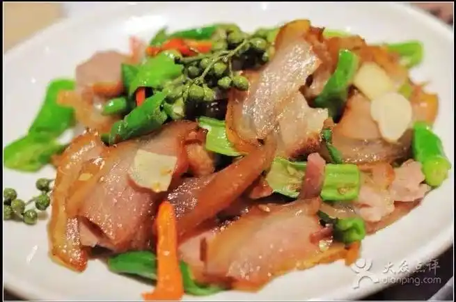 第八届非遗节#盐边油底肉,又叫"坛坛肉",是盐边农村世代相传的保存