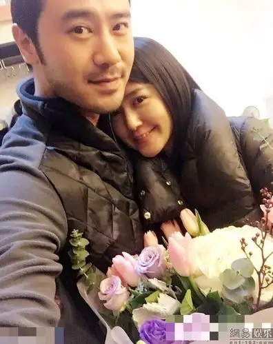 谭维维为男友庆生大方秀恩爱