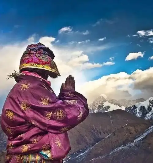 双手合十拜佛时的16种意义