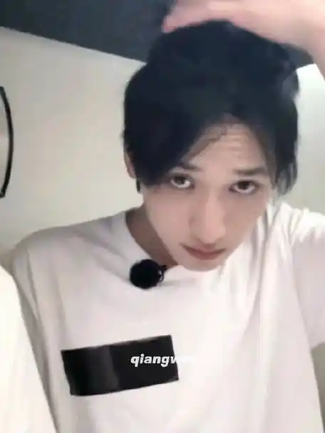 东方卫视极限挑战超话软软糯糯的辫子啾啾头浩翔@时代少年团-严浩翔3.