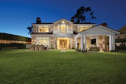 美式田园风格别墅庭院装修效果图