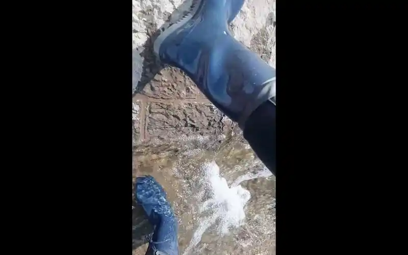 romika 蓝雨靴河边踩水 6