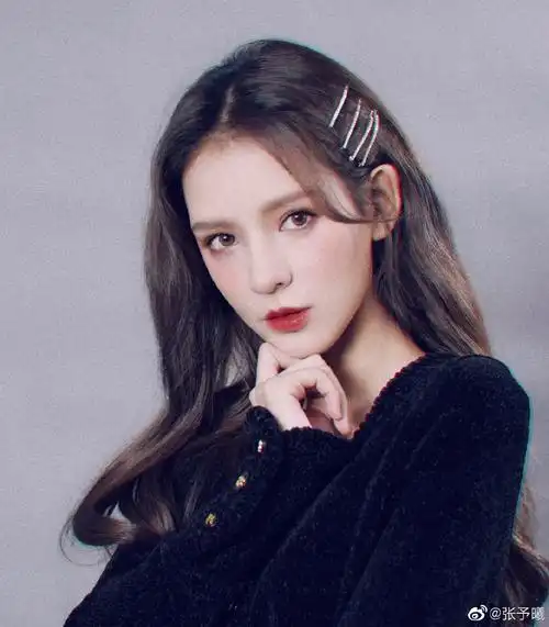 美女演员张予曦迷人写真美照真好看