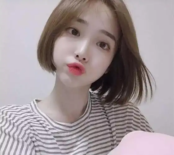 不要刘海的短发好看吗(短发有刘海好看还是没有好看)