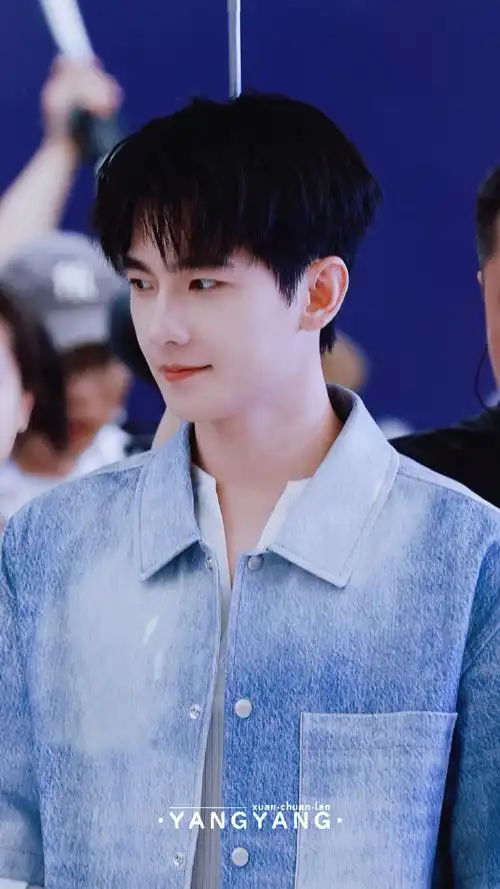 杨洋打卡西安青岛白啤生活家营地##青岛啤酒白啤代言人杨洋