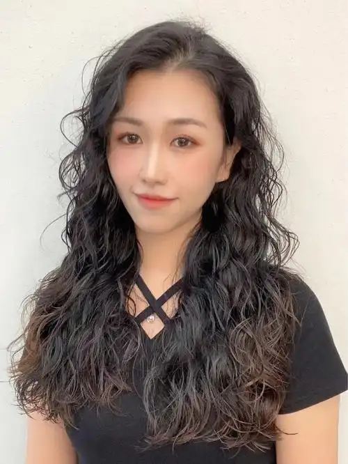 羊毛卷的卷度大雨泡面卷,小于水波纹卷.