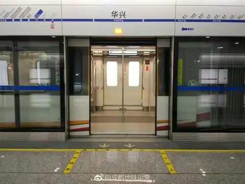 全速报丨成都地铁10号线有望下月开通!站台美图,车厢内景曝光