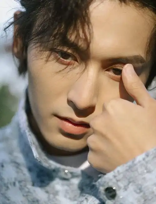 张哲瀚最受观众认可演员张哲瀚0511生日快乐