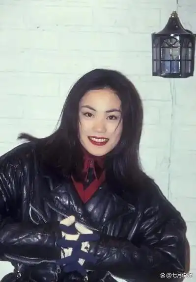 我记得曾有一位先生说王菲的面相非同一般,一般人也无法长出这样特别