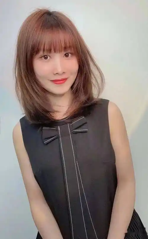 2021年流行 "中发碎剪"_发型