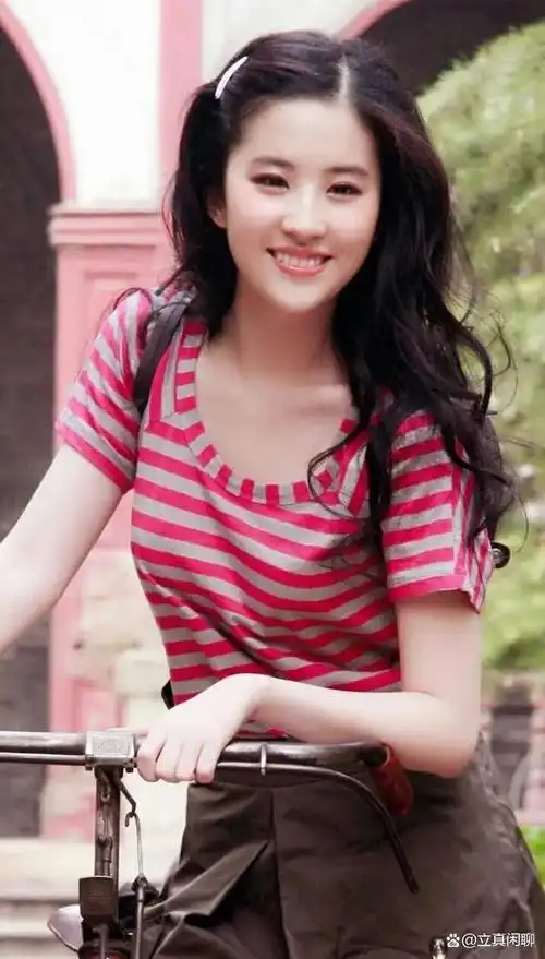 美国演员刘亦菲经典照片合集