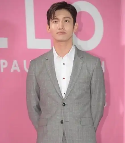 32岁人气偶像沈昌珉公布结婚,曾和宋茜传恋情,网友:心碎了