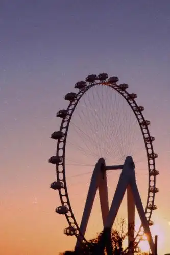 2021最美摩天轮微信背景图1280x960分辨率查看