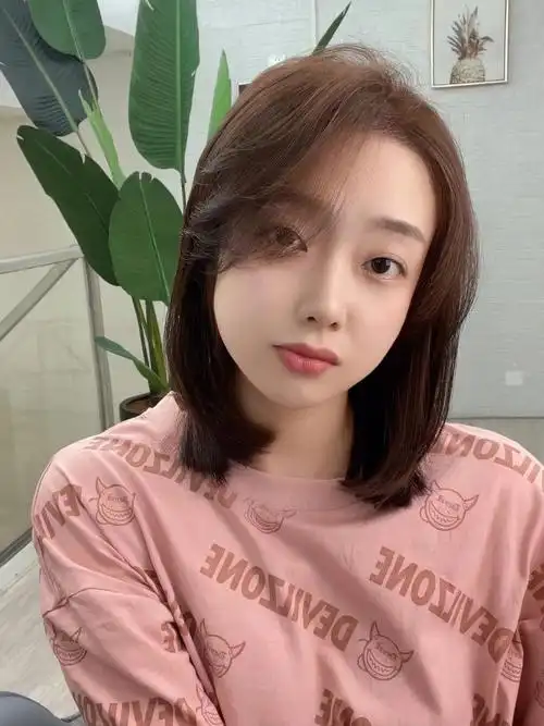 锁骨发三七分刘海