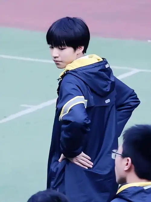 杀青发长文告别野孩子#一些重庆八中时期的小凯97@tfboys-王俊凯