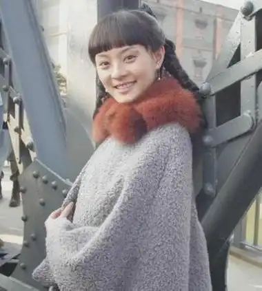 孙俪刚出道那几年,眼睛不大,脸型也好看