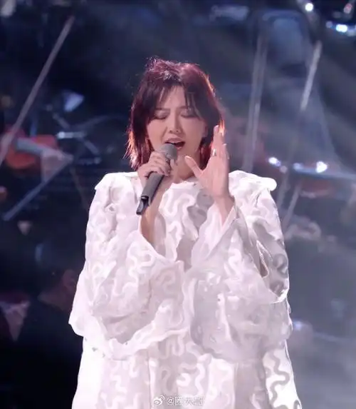 孙燕姿逆光大合唱##孙燕姿一开口就是青春##b站跨年晚会