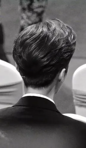 鹿晗背影小合集,从青涩到成熟,背影愈发坚定让人心动!