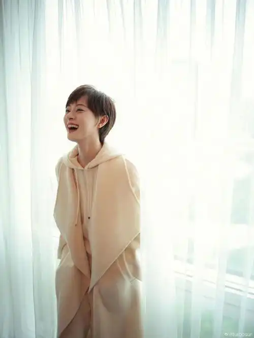 邓超晒孙俪拔腿毛照秀恩爱(上海女星孙俪晒40岁庆生照)(3)