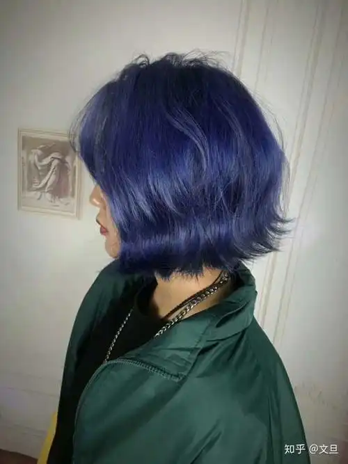 留蓝色头发什么体验?