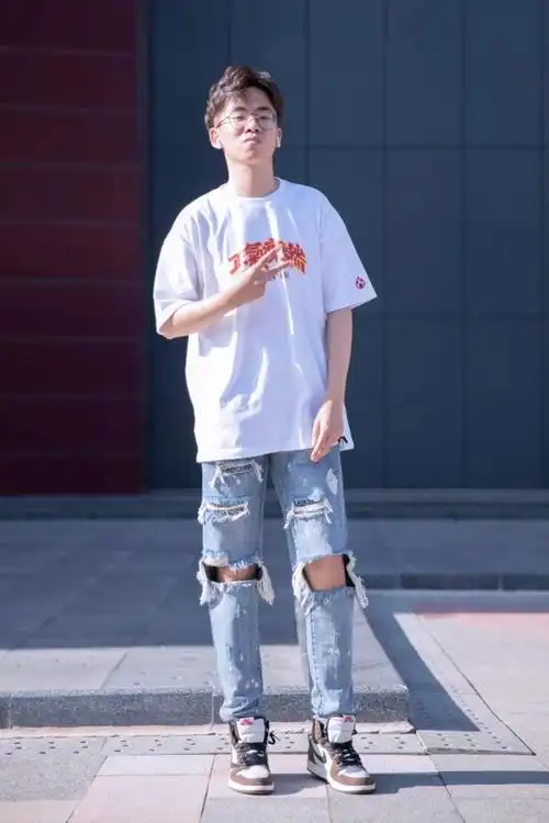 新说唱总决赛现场直击!吴亦凡的这双球鞋全场最贵?