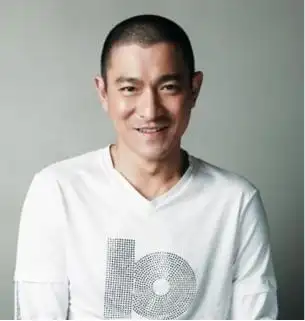 刘德华连板寸都这么帅!一点也看不出年龄,反而有点显年轻!