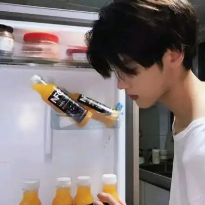 帅哥真人头像侧脸