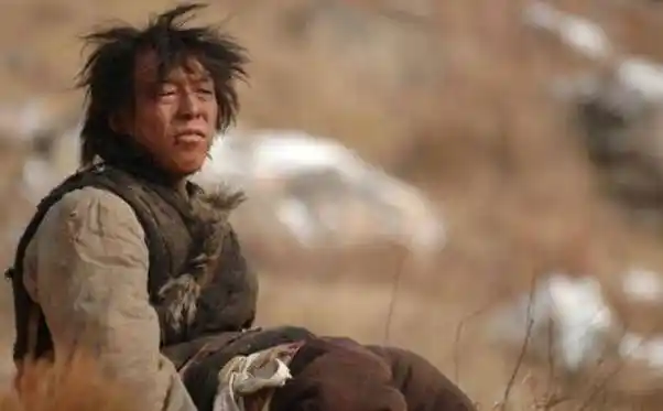 都是演乞丐,黄渤头发打结,刘德华睡大街,杨颖是来搞笑的吗_实力_电影