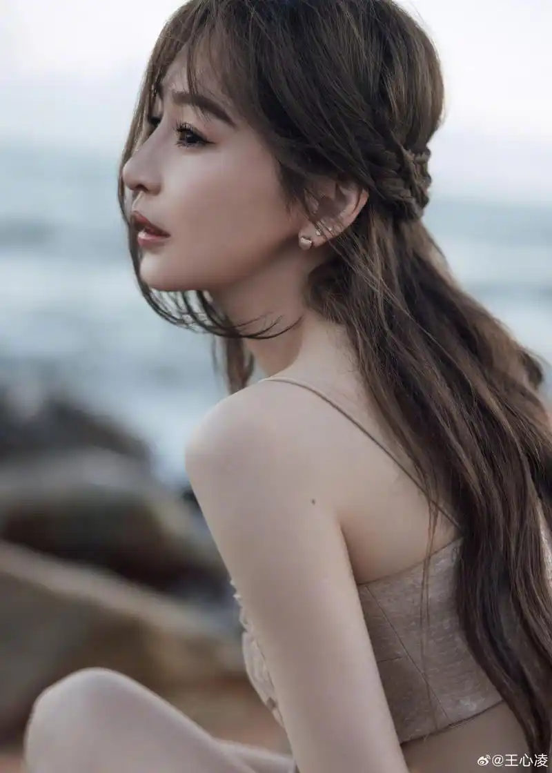 王心凌海边绝美写真 #王心凌# #甜心教主王心凌##女星写真