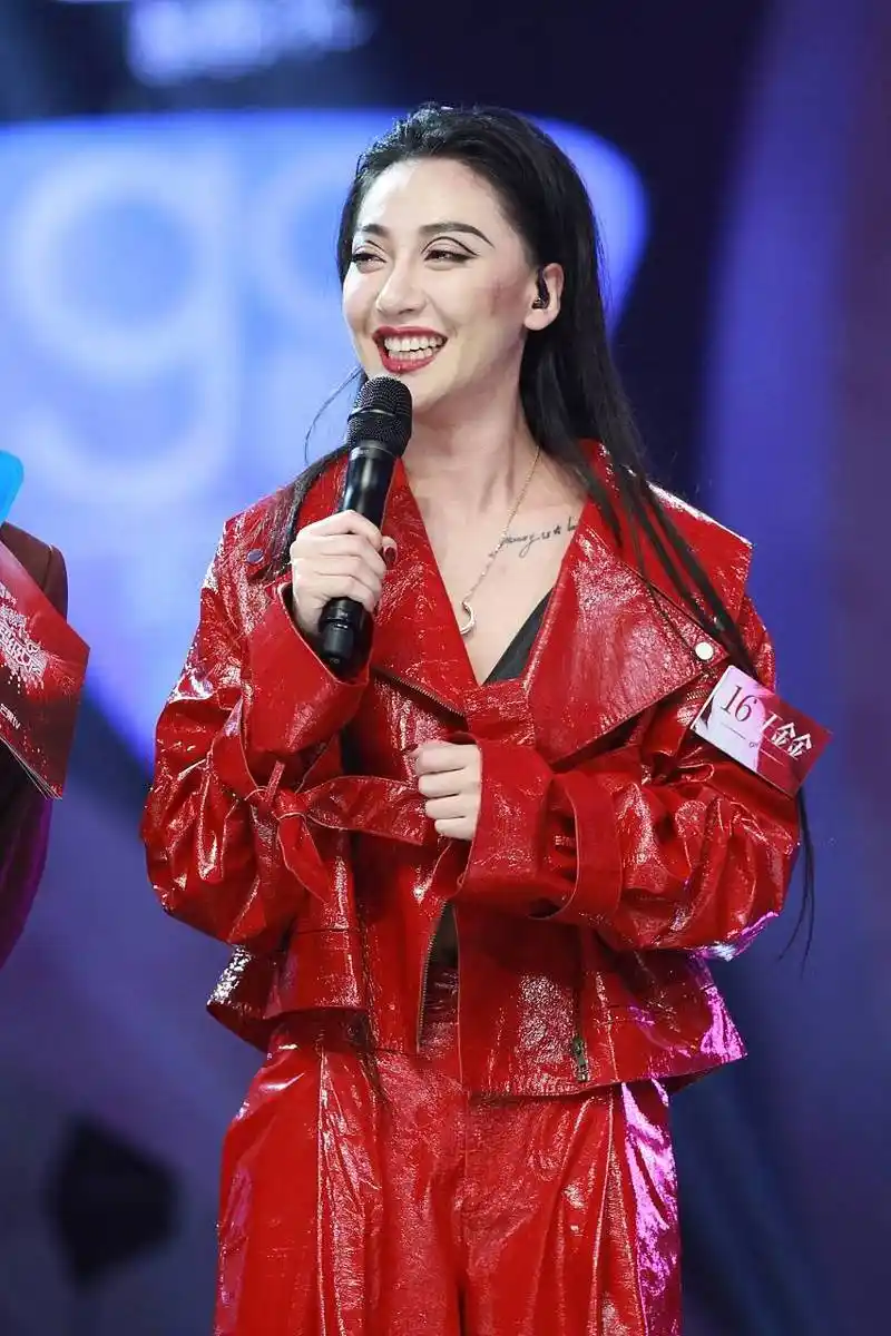 angelababy,90后女星,演员,模特,歌手,商人于一身,长相甜美,气质