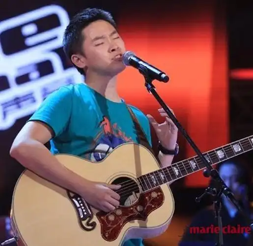 抽签pk时梁博仍然选择了一首汪峰的作品《花火》,赢过他本人表示非常