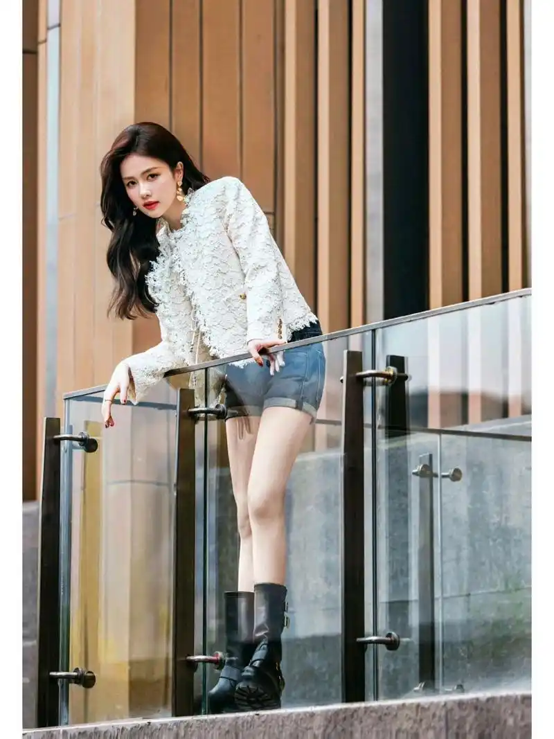 白鹿穿搭分享之牛仔短裤