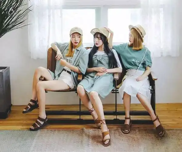 女生必学的合影拍照技巧 学会每张合影都是高大尚!