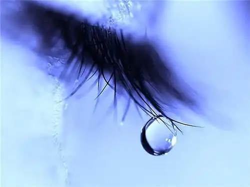 老公走后婆婆帮我带孩子请假回家看到餐桌上的身影我捂面哭泣