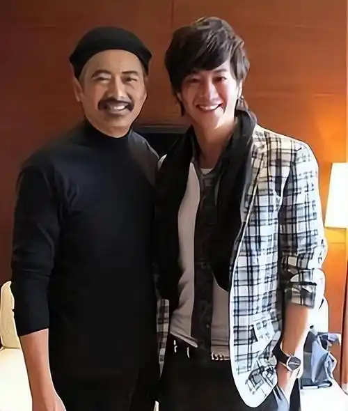 抛开身高不讲,他能和严宽,古天乐媲美吗_眼神_状态_感觉