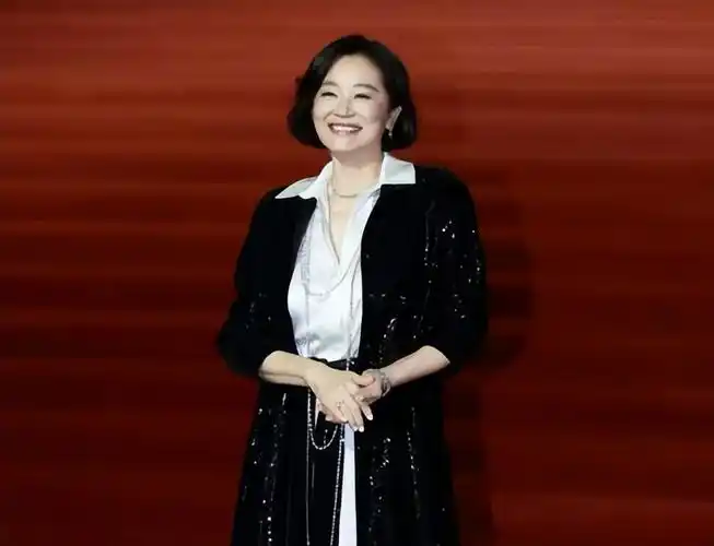 林青霞获"终身成就奖",网友:美的霸道,老的霸道,爱的霸道