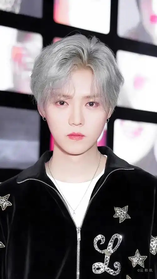 银发的鹿晗!yyds!